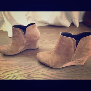 Used taupe wedge booties
